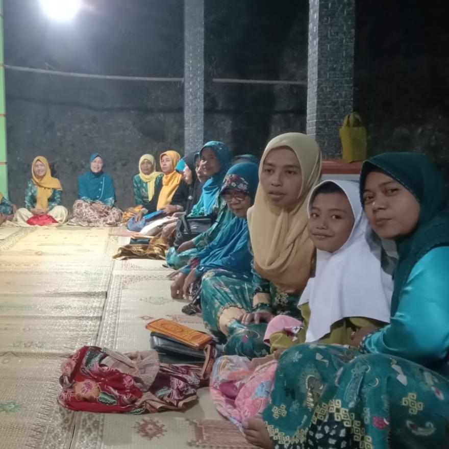 Kegiatan Berjanjen dalam Memaknai Agama dan Budaya Tradisi